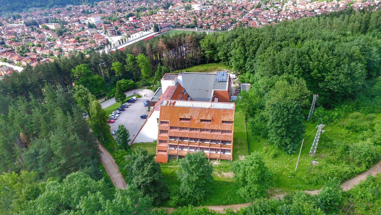 Everest Hotel Etropole Buitenkant foto
